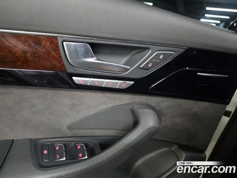 Audi A8 2012 4.2 Автомат в Москве № 212516, фото 15