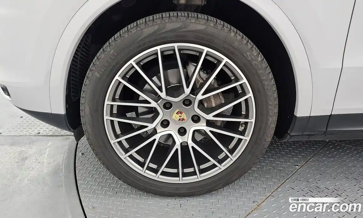 Porsche Cayenne 2023 3.0 Автомат в Москве № 213180, фото 4