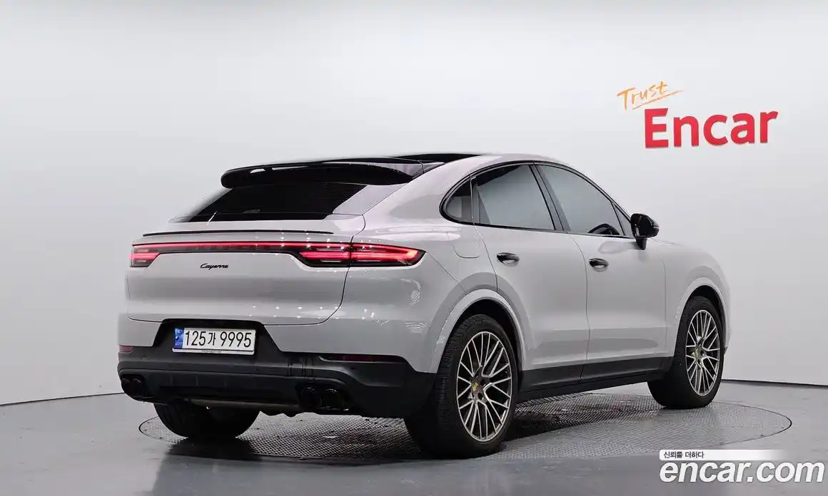 Porsche Cayenne 2023 3.0 Автомат в Москве № 213180, фото 9
