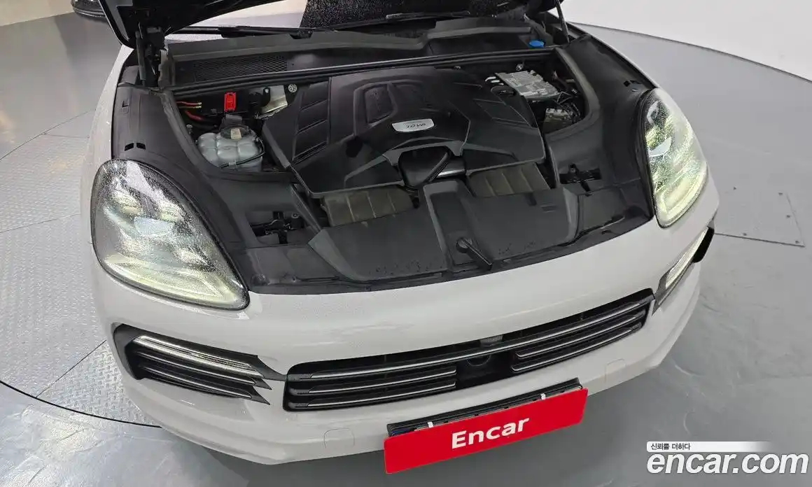 Porsche Cayenne 2023 3.0 Автомат в Москве № 213180, фото 10