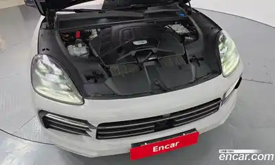 Porsche Cayenne 2023 3.0 Автомат в Москве № 213180, миниатюра 10