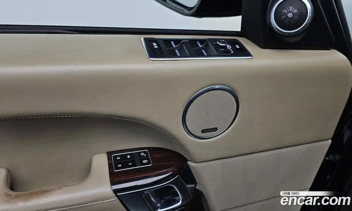 Land Rover Range-Rover 2014 4.4 Автомат в Москве № 213803, фото 18