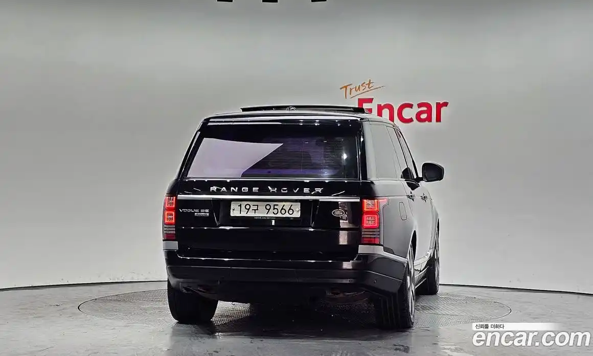 Land Rover Range-Rover 2014 4.4 Автомат в Москве № 213803, фото 8