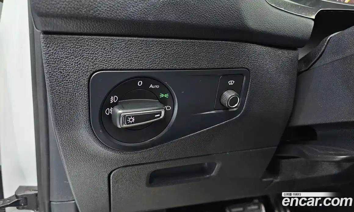 Volkswagen Tiguan 2018 2.0 Автомат в Москве № 215118, фото 16