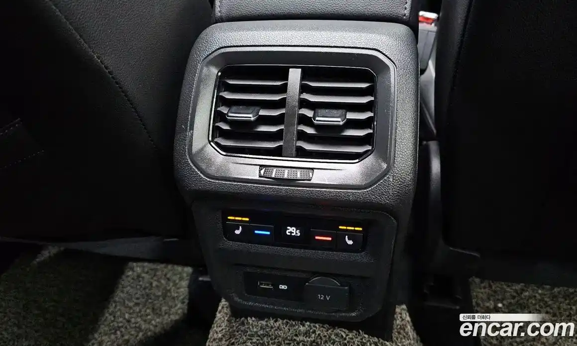 Volkswagen Tiguan 2018 2.0 Автомат в Москве № 215118, фото 18