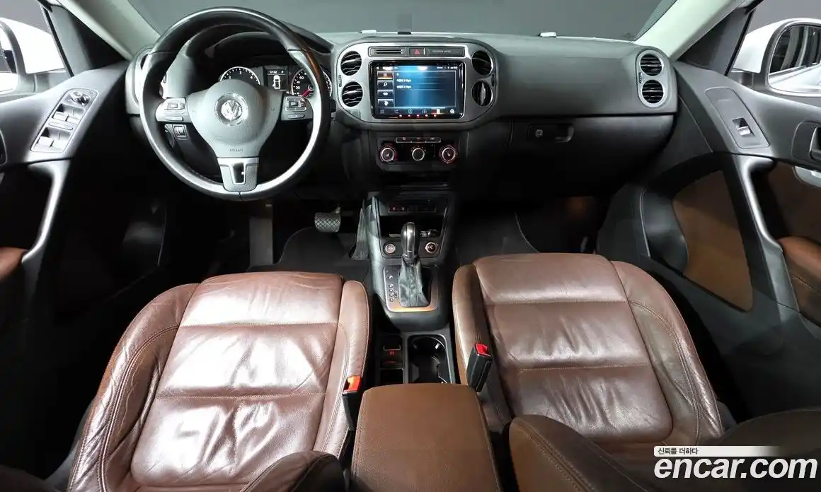 Volkswagen Tiguan 2014 2.0 Автомат в Москве № 215200, фото 17