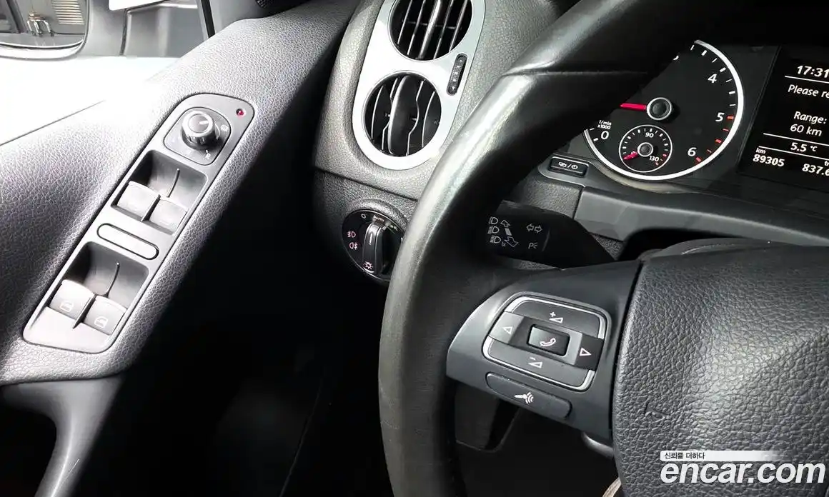 Volkswagen Tiguan 2014 2.0 Автомат в Москве № 215200, фото 20