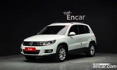 Volkswagen Tiguan 2014 2.0 Автомат в Москве № 215200, миниатюра 4