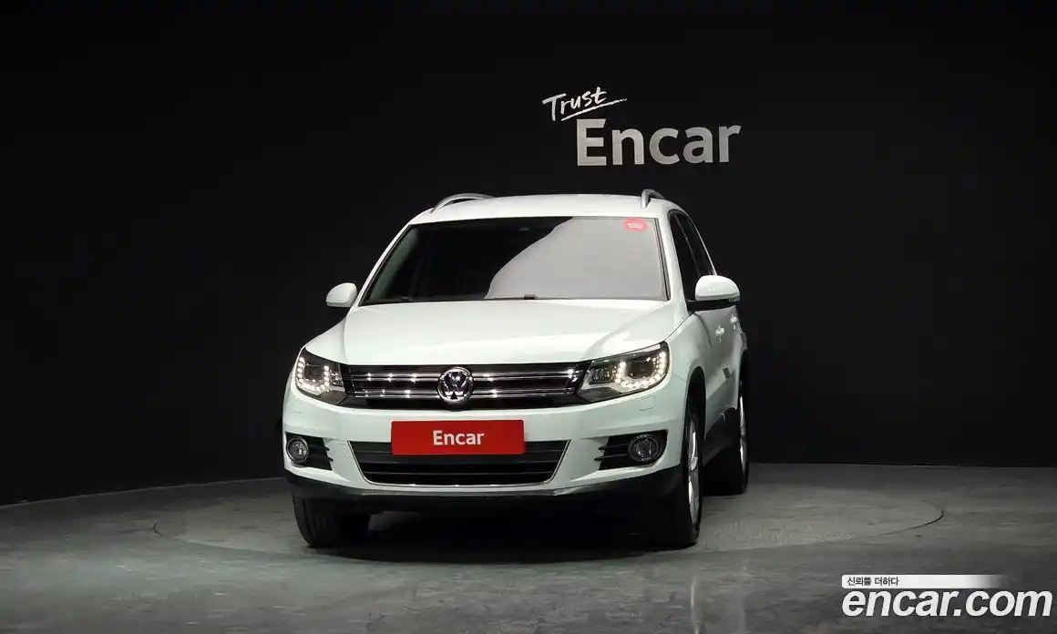 Volkswagen Tiguan 2014 2.0 Автомат в Москве № 215200, фото 8