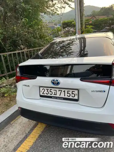 Toyota Prius 2021 1.8 Автомат в Москве № 215656, миниатюра 2