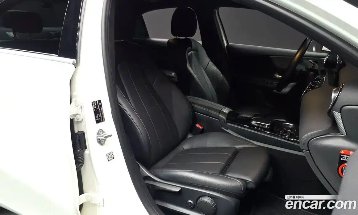 Mercedes-Benz A-Class 2021 2.0 Автомат в Москве № 222630, фото 13