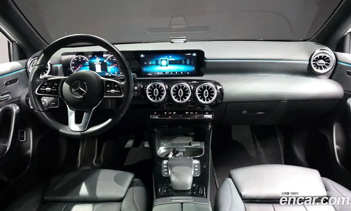 Mercedes-Benz A-Class 2021 2.0 Автомат в Москве № 222630, фото 14