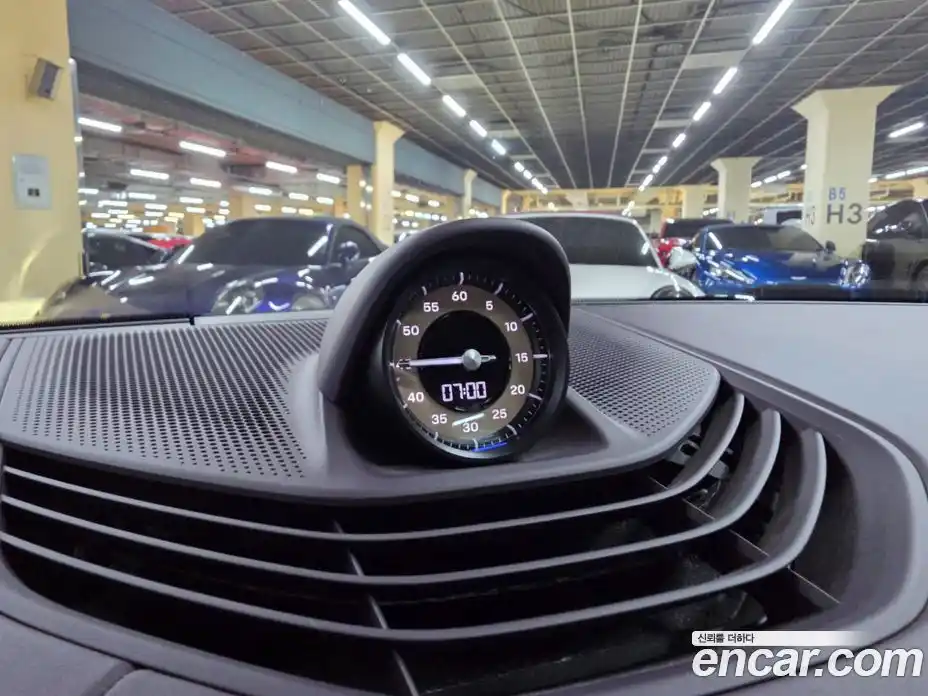 Porsche Taycan 2025 Автомат в Москве № 231064, фото 13