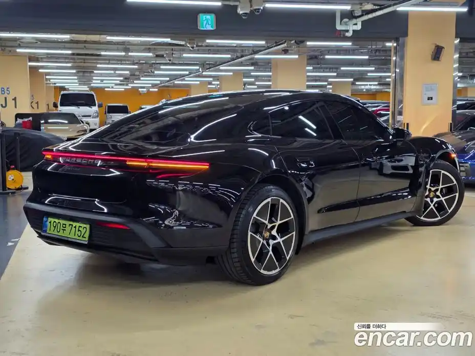 Porsche Taycan 2025 Автомат в Москве № 231064, фото 3