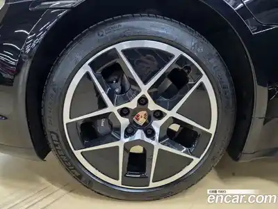 Porsche Taycan 2025 Автомат в Москве № 231064, миниатюра 5