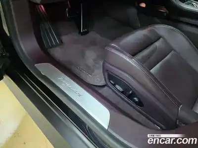 Porsche Taycan 2025 Автомат в Москве № 231064, миниатюра 9