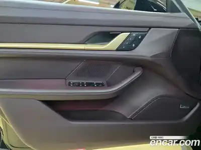 Porsche Taycan 2025 Автомат в Москве № 231064, миниатюра 10