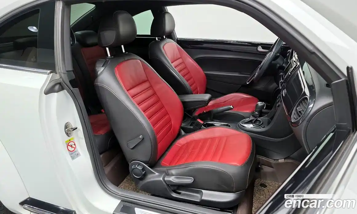 Volkswagen Beatle 2015 2.0 Автомат в Москве № 232225, фото 12