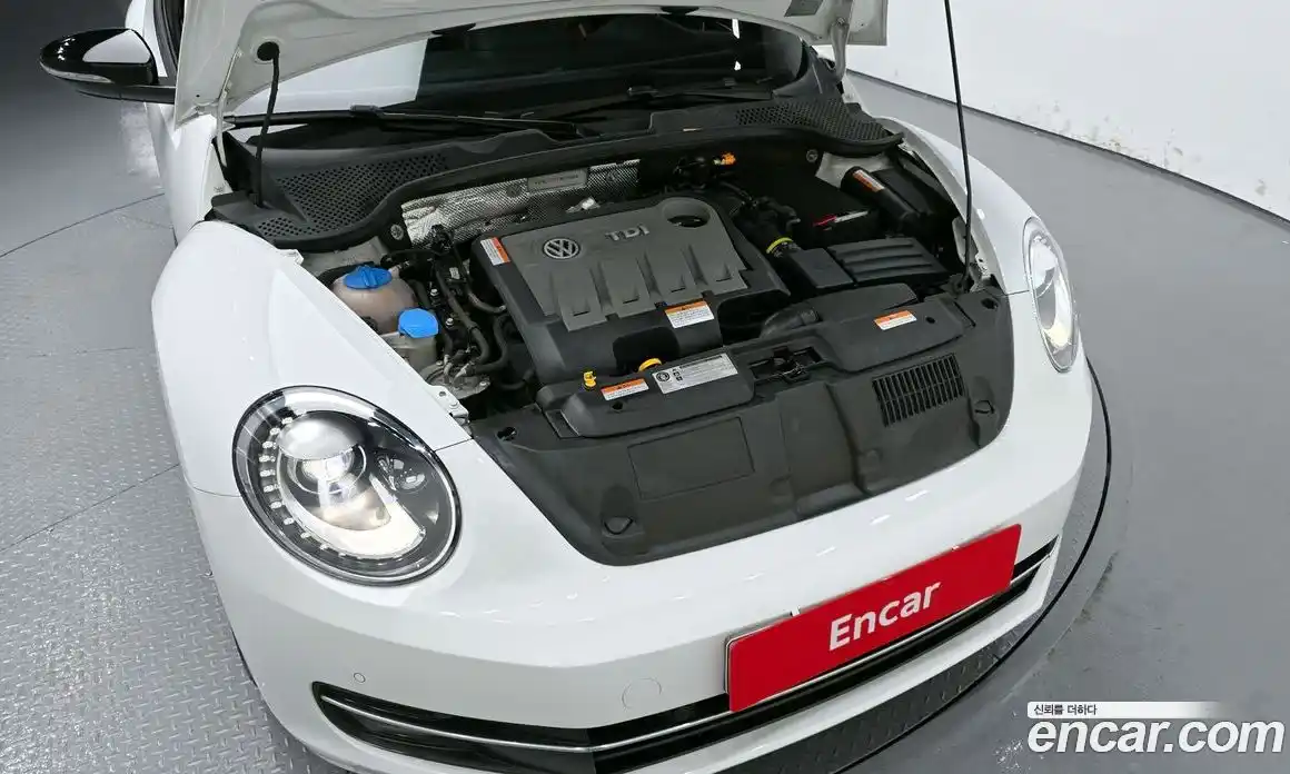 Volkswagen Beatle 2015 2.0 Автомат в Москве № 232225, фото 13