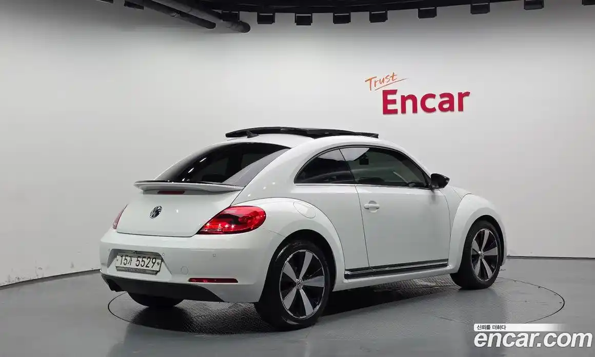 Volkswagen Beatle 2015 2.0 Автомат в Москве № 232225, фото 16