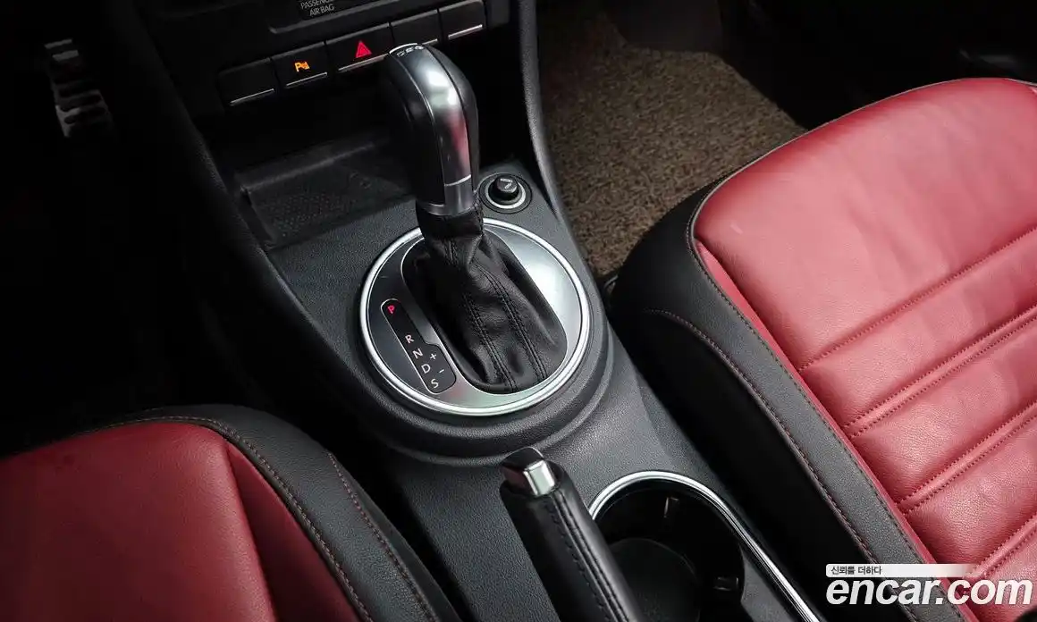 Volkswagen Beatle 2015 2.0 Автомат в Москве № 232225, фото 6