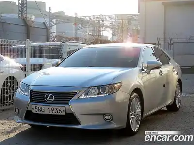 Lexus ES, 2015