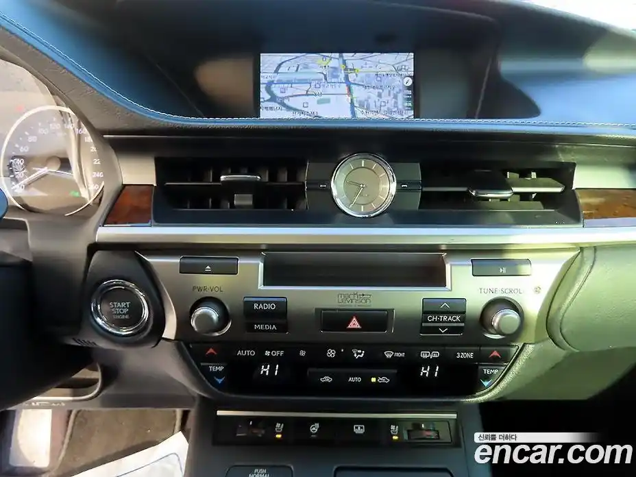 Lexus ES 2015 3.5 Автомат в Москве № 254384, фото 14