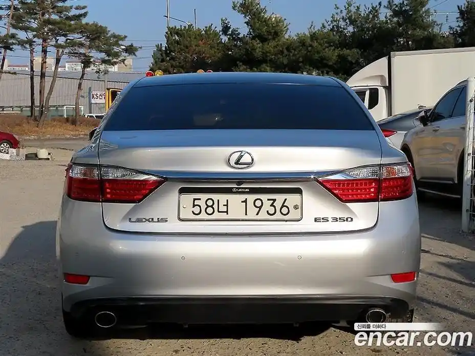 Lexus ES 2015 3.5 Автомат в Москве № 254384, фото 3