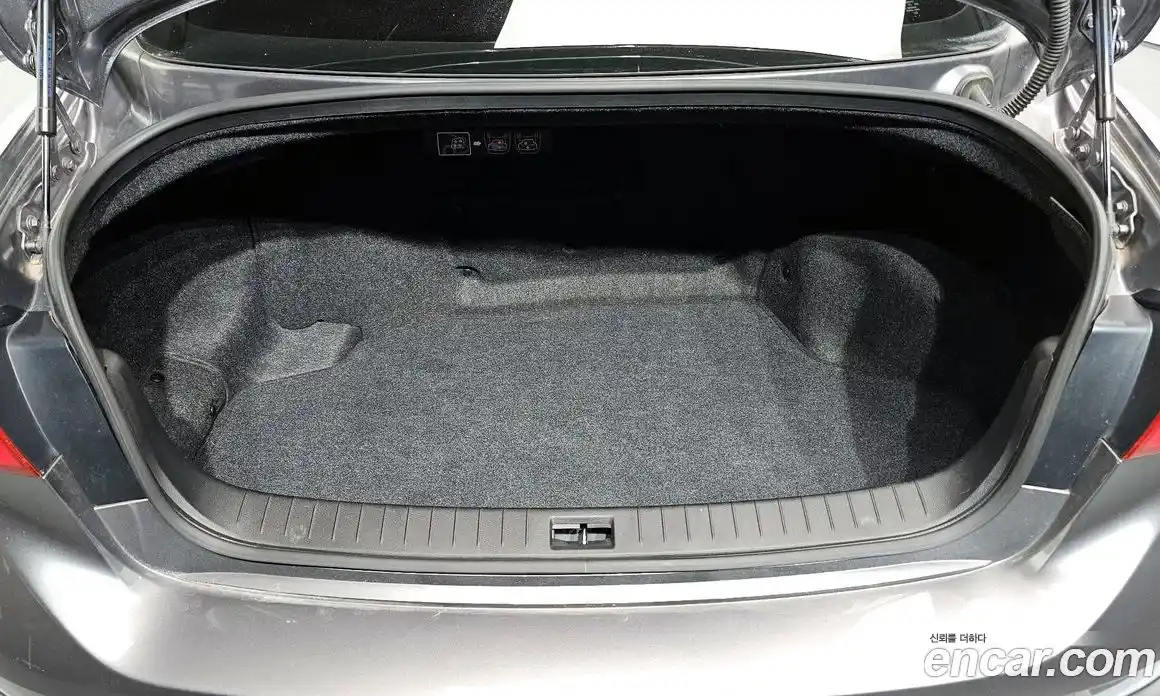 Infiniti Q50 2016 3.5 Автомат в Москве № 256135, фото 16