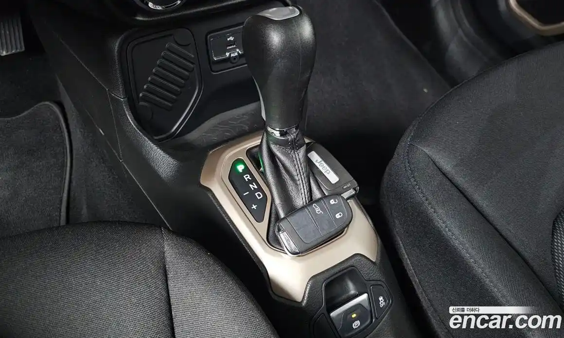 Jeep Renegade 2016 2.4 Автомат в Москве № 273193, фото 9