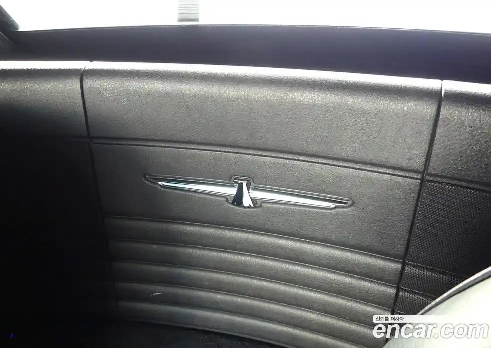 Ford Thunderbird 2004 3.9 Автомат в Москве № 285663, фото 12