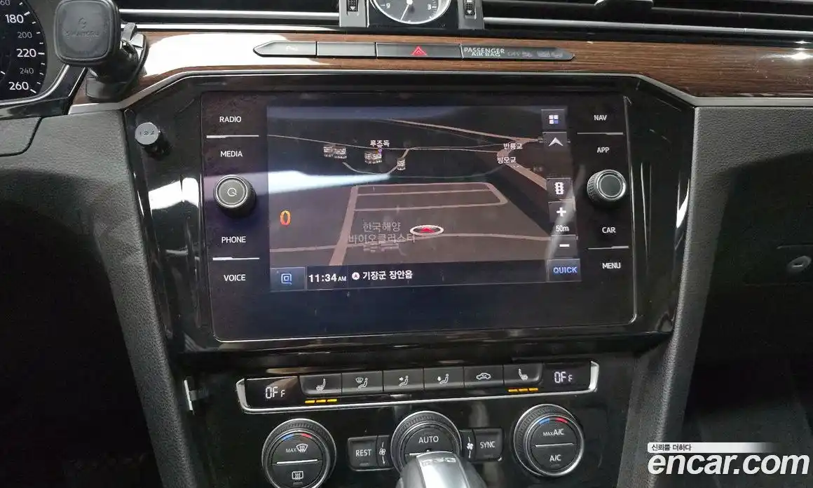 Volkswagen Passat 2018 2.0 Автомат в Москве № 301346, фото 13