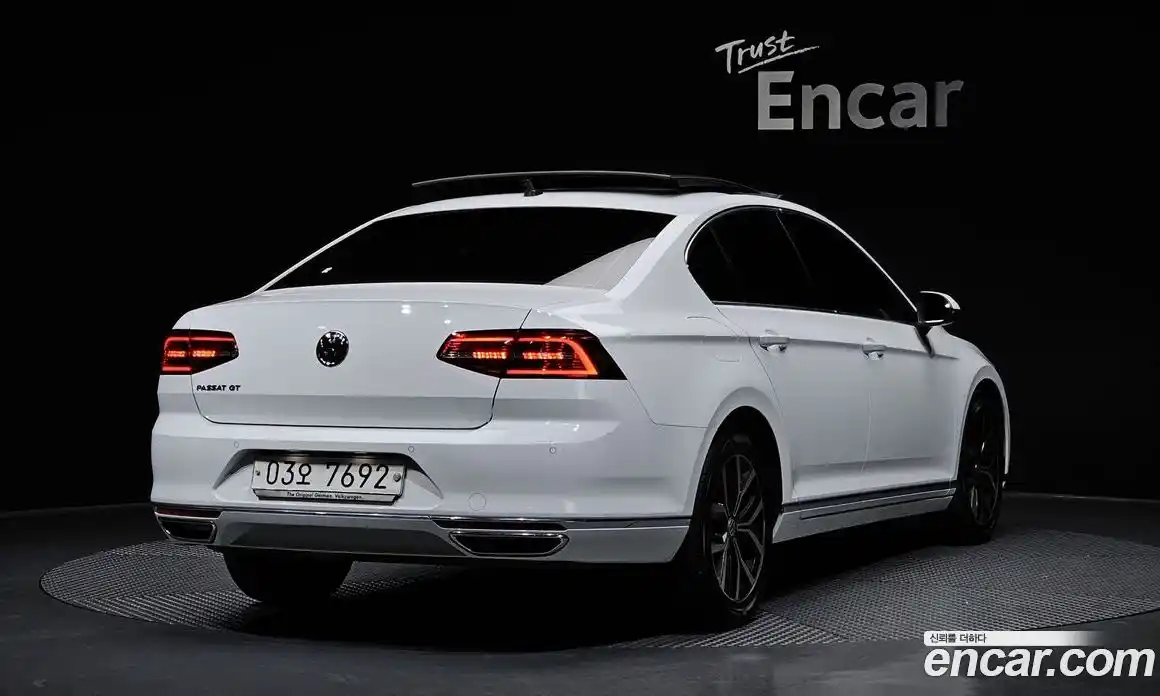 Volkswagen Passat 2018 2.0 Автомат в Москве № 301346, фото 15