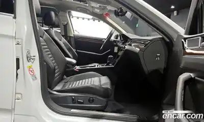 Volkswagen Passat 2018 2.0 Автомат в Москве № 301346, миниатюра 6