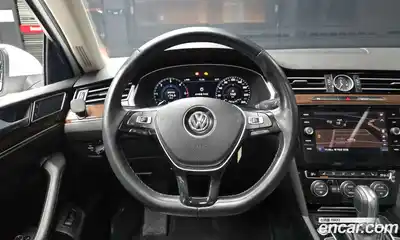 Volkswagen Passat 2018 2.0 Автомат в Москве № 301346, миниатюра 9