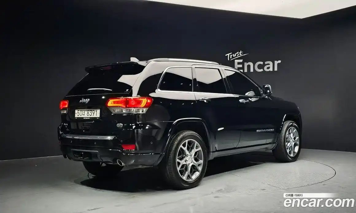 Jeep Cherokee 2019 3.6 Автомат в Москве № 302398, фото 11