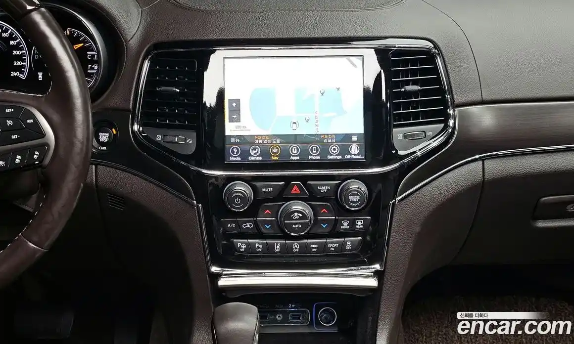 Jeep Cherokee 2019 3.6 Автомат в Москве № 302398, фото 13