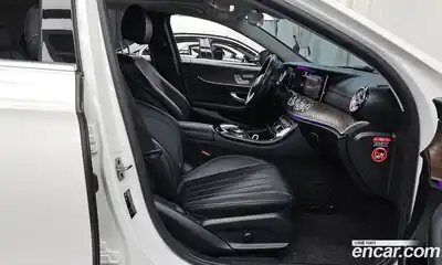 Mercedes-Benz E-Class 2019 1.9 Автомат в Москве № 309872, миниатюра 11