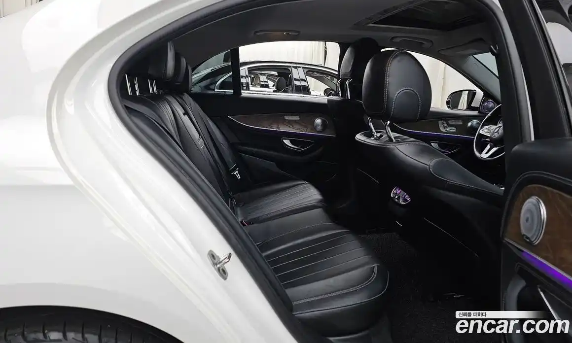 Mercedes-Benz E-Class 2019 1.9 Автомат в Москве № 309872, фото 12