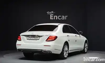 Mercedes-Benz E-Class 2019 1.9 Автомат в Москве № 309872, миниатюра 2