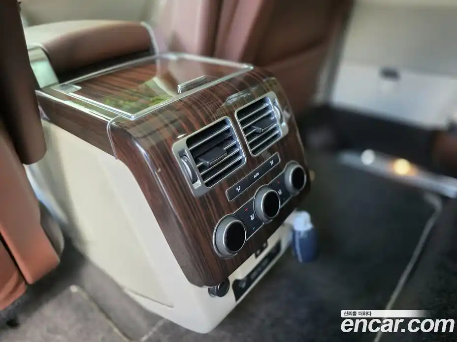 Land Rover Range-Rover 2017 4.4 Автомат в Москве № 316452, фото 15