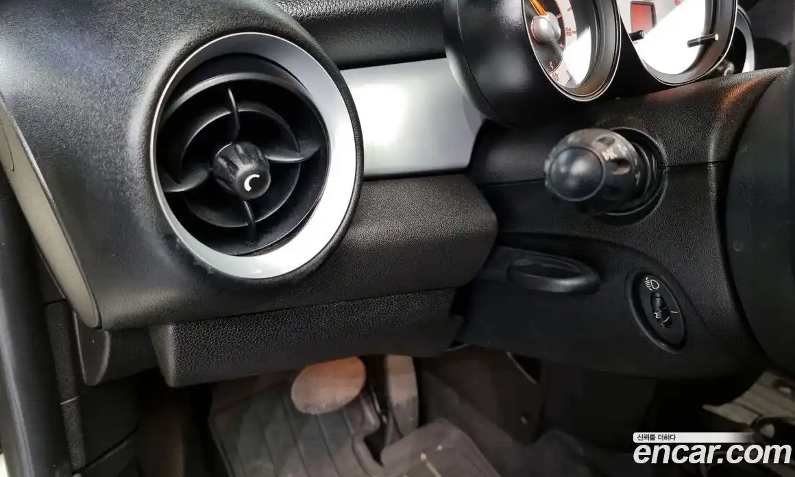 Mini Cooper Convertible 2014 1.6 Автомат в Москве № 317233, фото 17