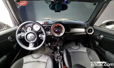 Mini Cooper Convertible 2014 1.6 Автомат в Москве № 317233, миниатюра 7