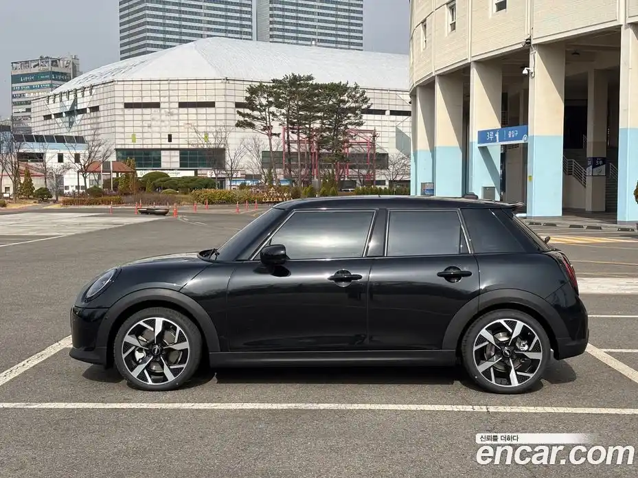 Mini Cooper 2026 2.0 Автомат в Москве № 317423, фото 13