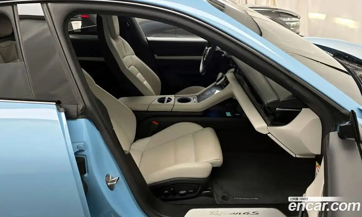 Porsche Taycan 2021 0.1 Автомат в Москве № 344435, фото 5