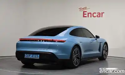 Porsche Taycan 2021 0.1 Автомат в Москве № 344435, миниатюра 6