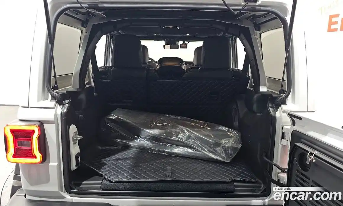 Jeep Wrangler 2024 2.0 Автомат в Москве № 359420, фото 20