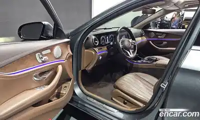 Mercedes-Benz E-Class 2020 2.0 Автомат в Москве № 372174, миниатюра 11