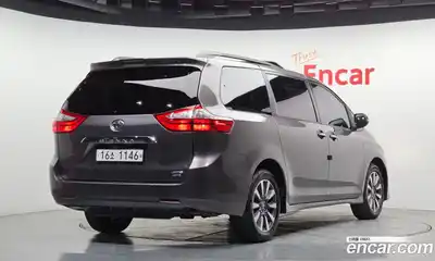 Toyota Sienna 2018 3.5 Автомат в Москве № 384044, миниатюра 2