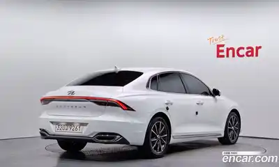 Hyundai Grandeur 2022 2.5 Автомат в Москве № 458851, миниатюра 2